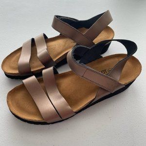 Naot Kayla Metallic Sandal Radiant Copper Size 7